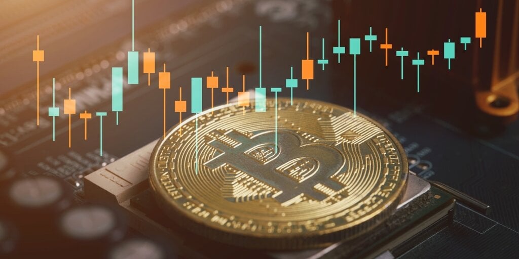 特朗普获胜后，Coinbase、比特币矿业股飙升